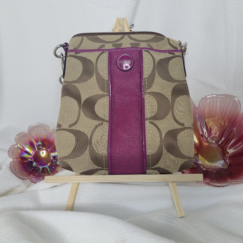Coach Legacy Signature Swingpack  in Khaki/Berry